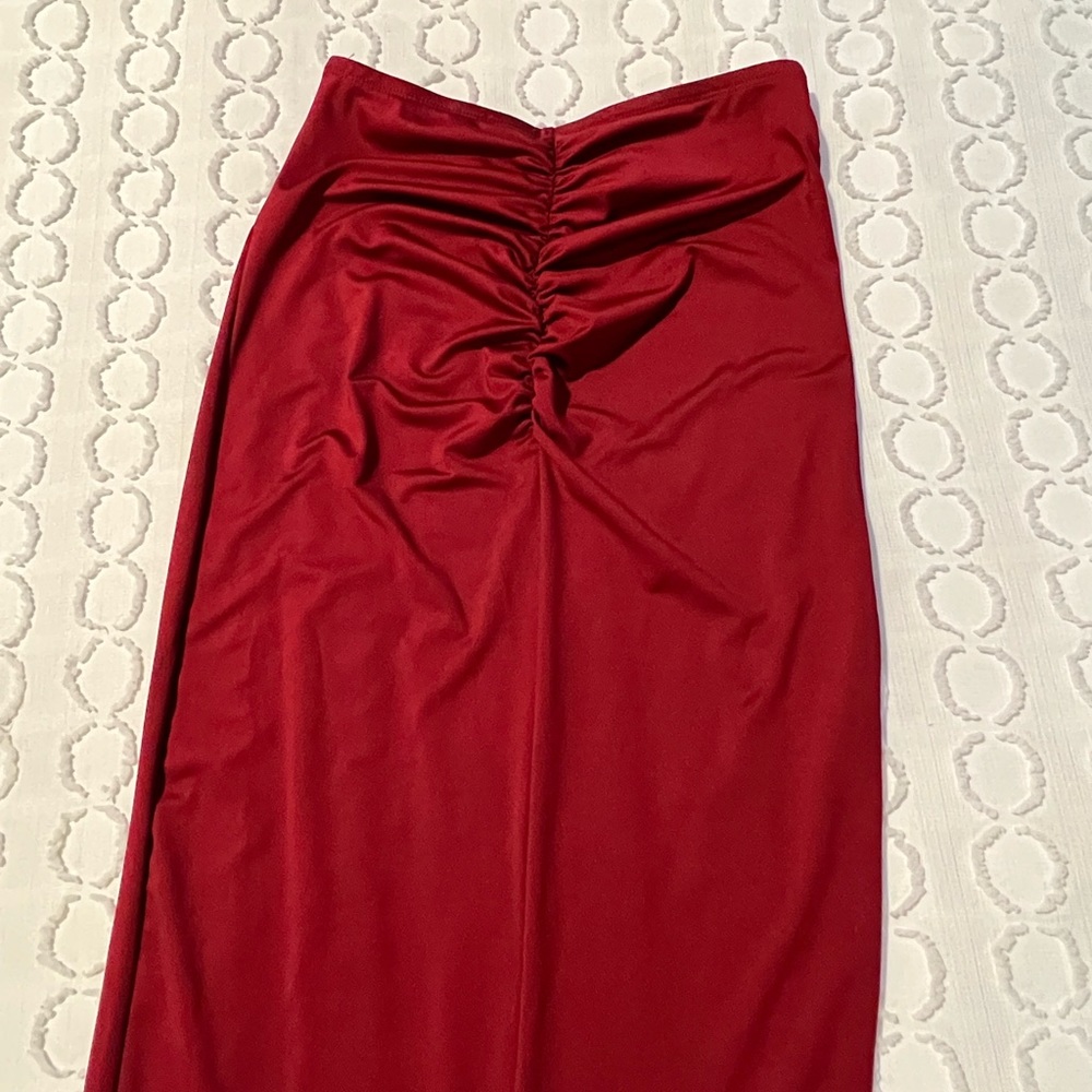 Red two piece set - Picture 3 of 3